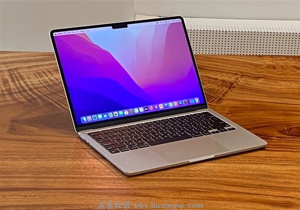 【电脑资讯】苹果MacBook Pro将采用OLED屏，取代现有的mini-LED