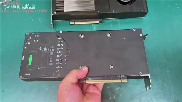 【电脑资讯】暴力涡轮版RTX5090D首次现身中国！未来是否能销售很难说