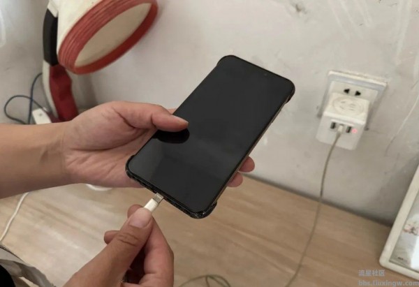 【玩机科普】不管用什么手机，切记不要这样充电！
