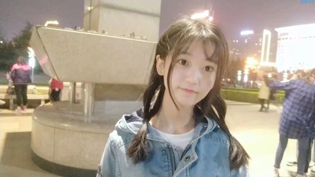 【分享】一款美颜PS相机 而且带有AI换脸功能 特别强大